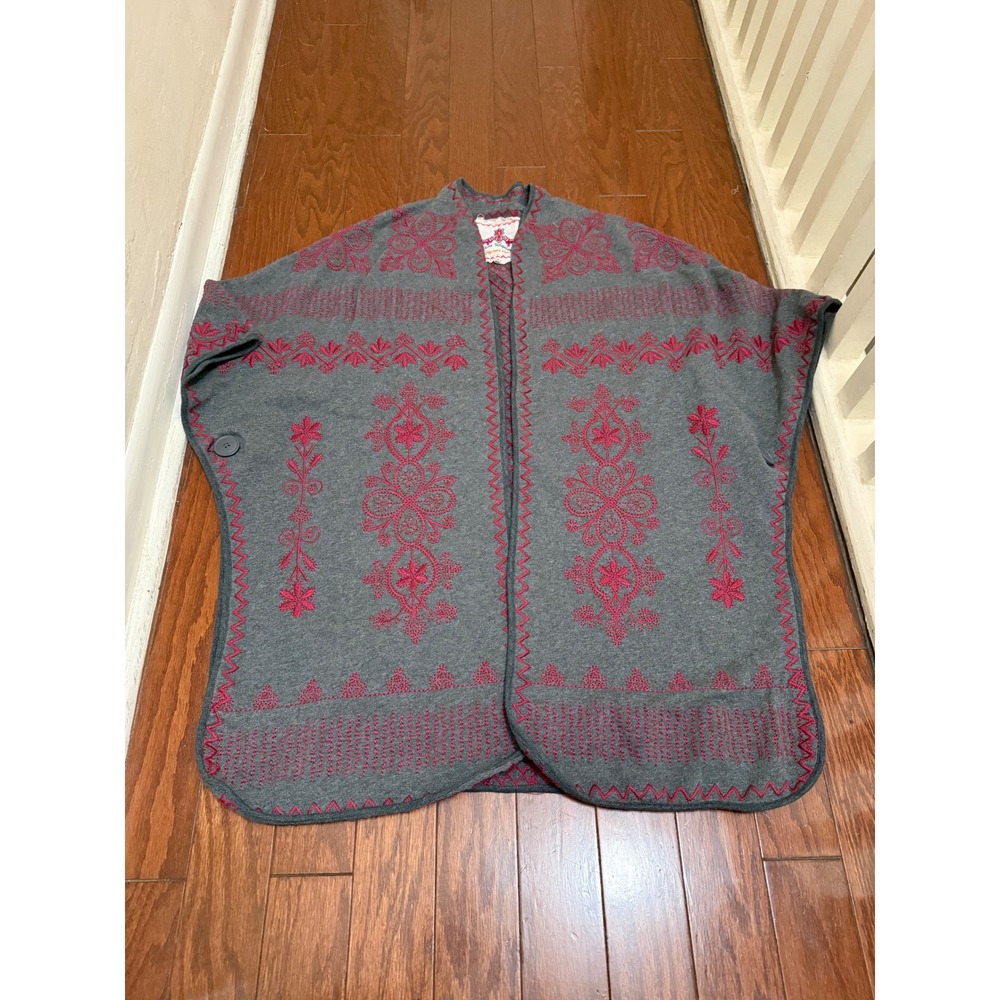JW Los Angeles Johnny Was Gray Red Embroidered Open Front Poncho Cardigan XS